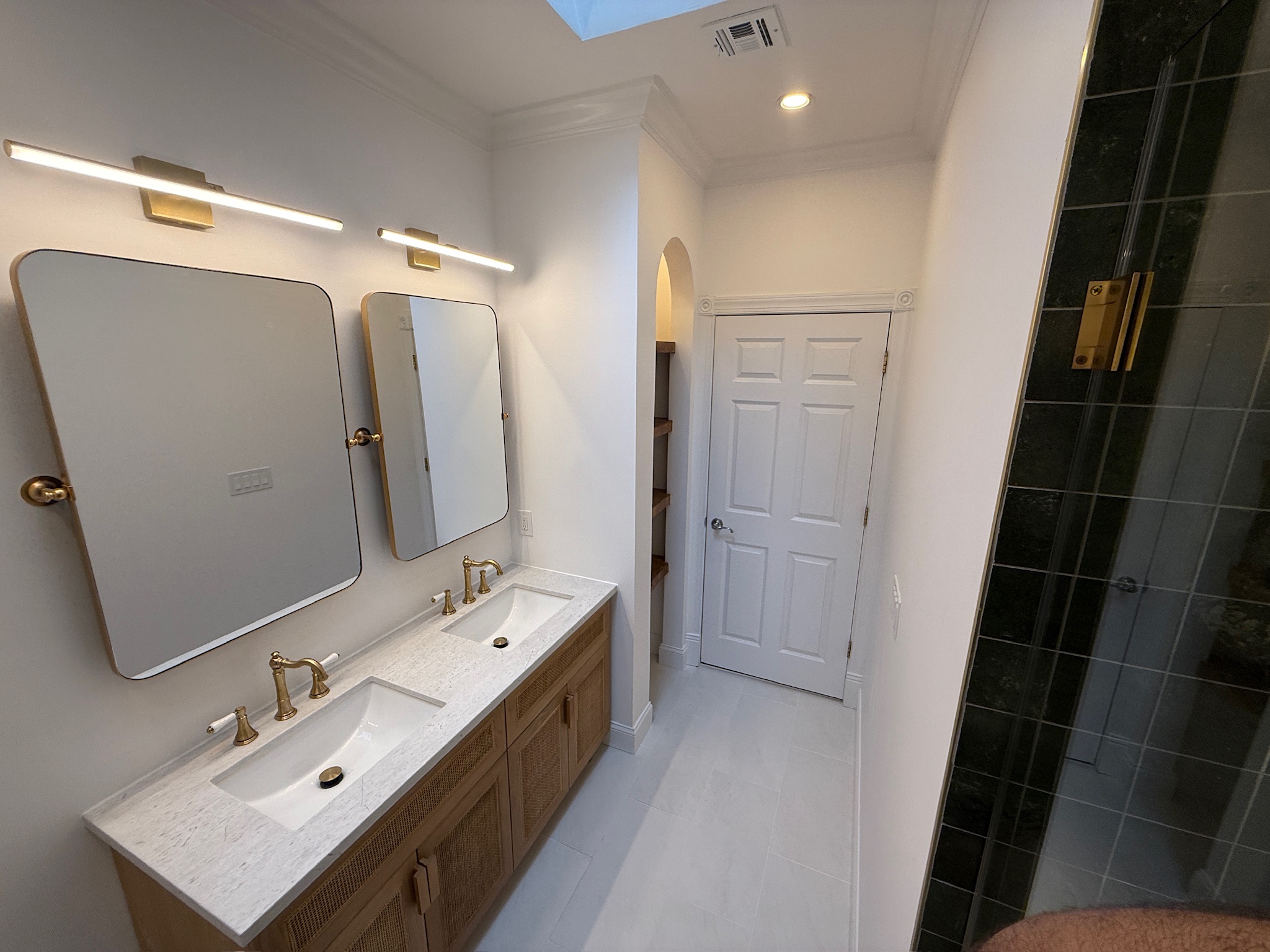 Spa-Inspired Master Bath — Photo 3