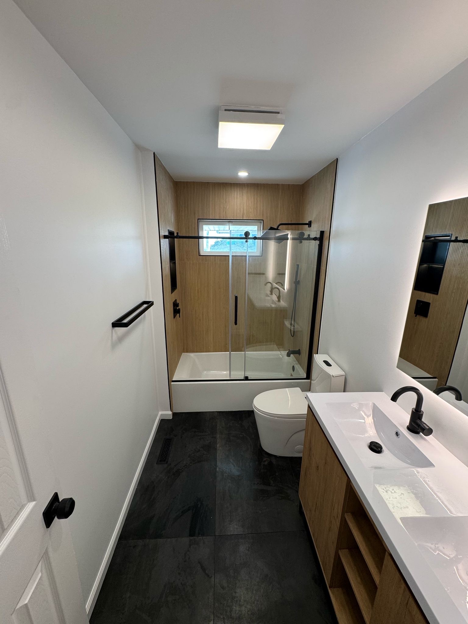 Contemporary Guest Bath — Photo 3